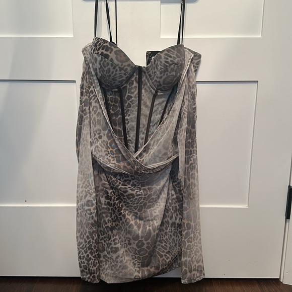 Oh Polly Long Sleeve Layered Corset Mini Dress. US 2 - Picture 6 of 8